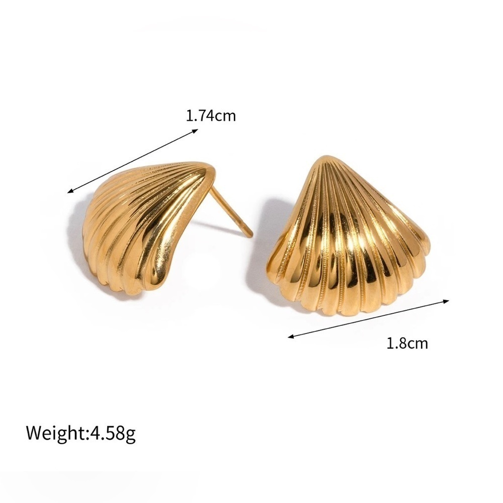 18k Gold Plated *Shell Stud* Earrings - Picture 5 of 9